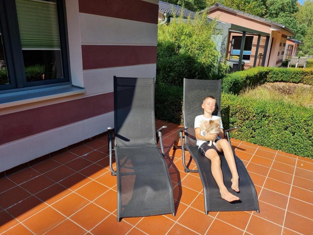 Ferienhaus Rehblick - Direkt In Der Natur, Mit Lesezimmer Und Zwei Terrassen Friedrichroda Exterior foto